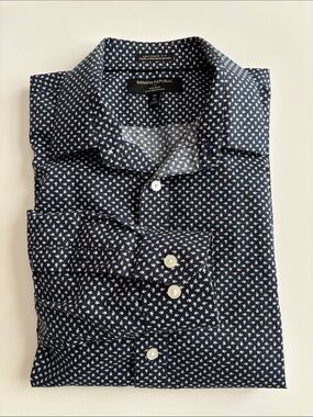 Banana Republic Dark Grey Button-Down Shirt with White Micro Print, M